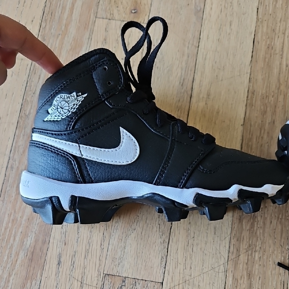 Nike Kids Black and White Sneakers Baseball Cleats - Picture 3 of 5